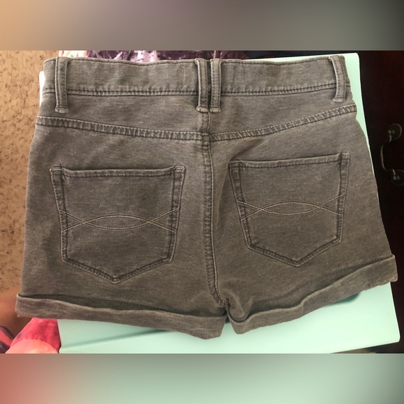 Abercrombie & Fitch high rise shorts - Picture 4 of 4